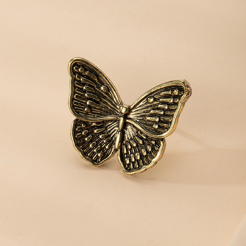 Fashion Retro Butterfly Charm Metal Alloy Earrings For Women Wholesale display picture 4