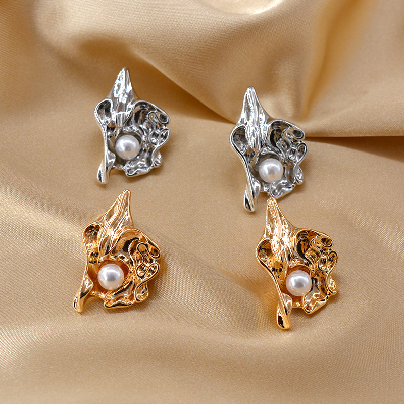 Housewarming, Wedding, Travel, Birthday, Festival Occasion New Fashion Inlaid Pearl Folds Unique Flower Earrings Wholesale