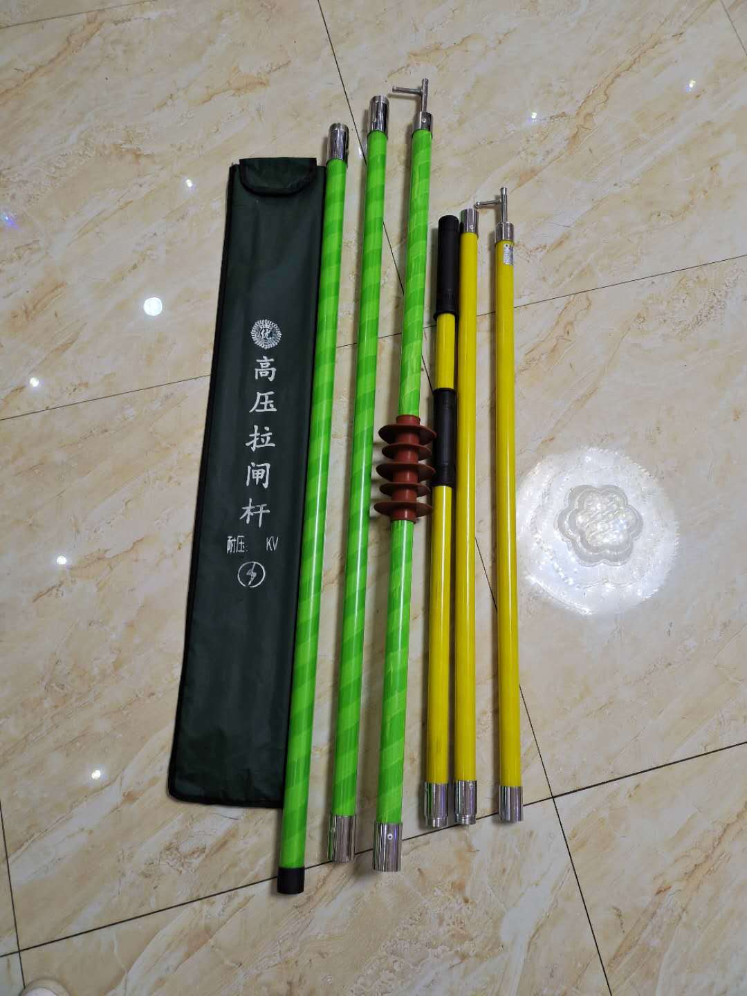 供应玻璃钢绝缘高压令克棒10KV绝缘操作棒伸缩式可调拉闸杆110kv-阿里巴巴