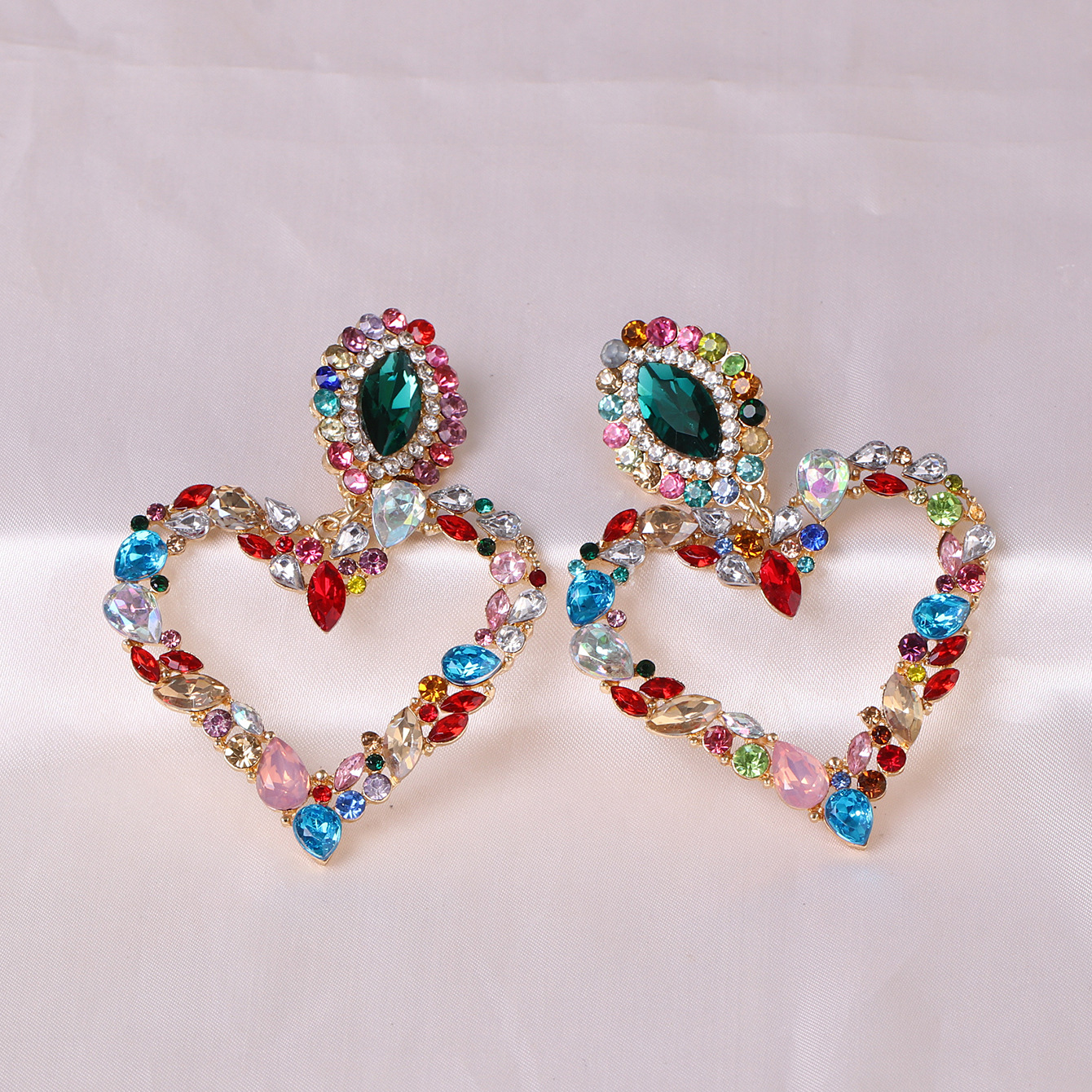 Hot Selling Fashion Heart-shaped Diamond Earrings Wholesale display picture 6