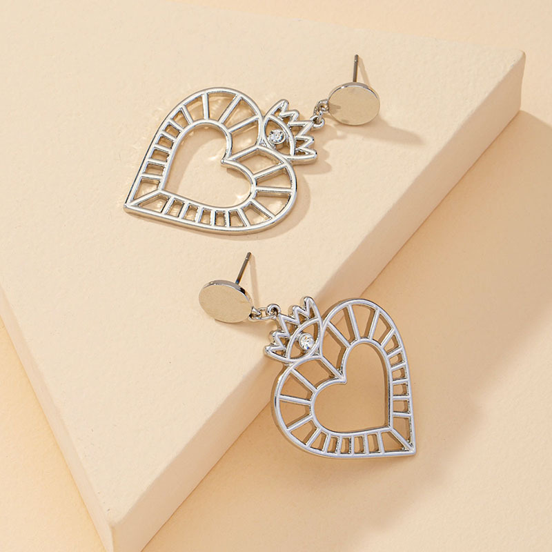 Hot Selling Fashion Metal Love Earrings Wholesale display picture 4