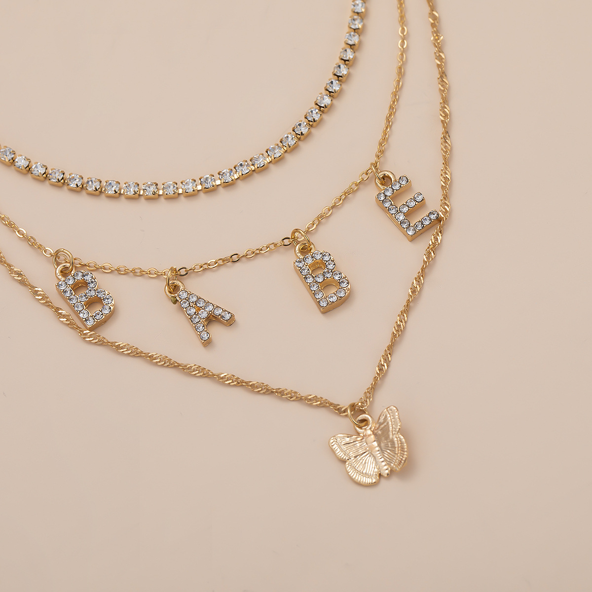 Mode Schmetterling Wilde Mehrschichtige Krallenkette Diamant Brief Babe Legierung Handgemachte Halskette display picture 4