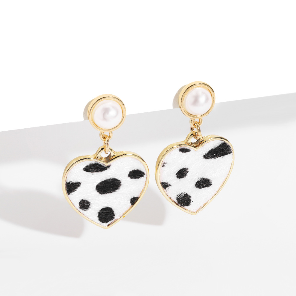 925 Silver Needle Fashion Pearl Leopard Pattern Earrings display picture 8