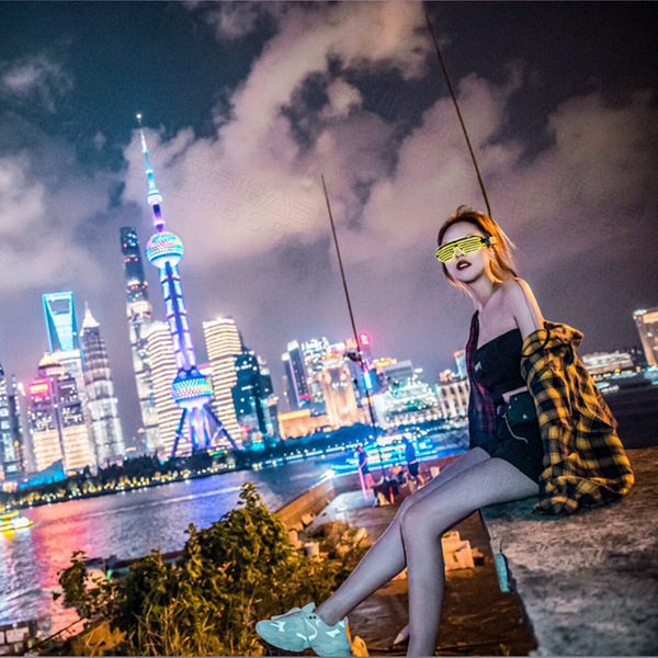 Wireless fluorescence glasses