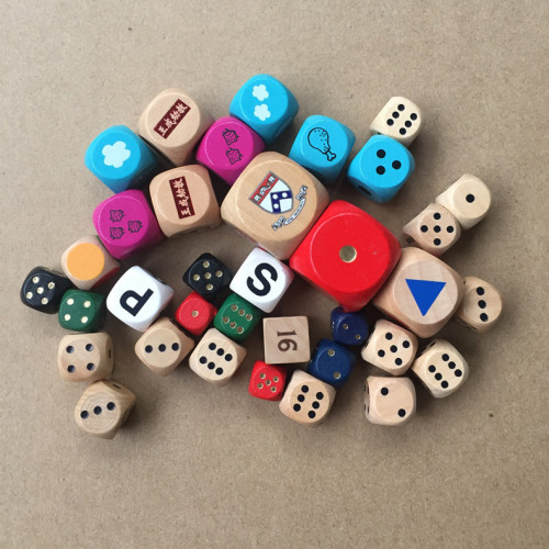 Wholesale of wooden creative color words, various color patterns, DIY educational and environmentally friendly game dice wholesale