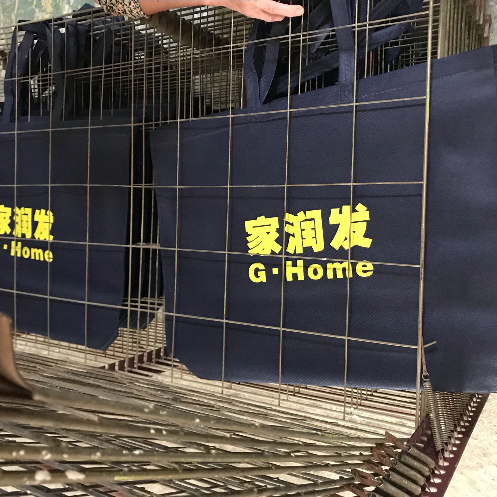 深圳大小号超市商场酒店无纺布购物手提广告礼品酒包装环保背心袋