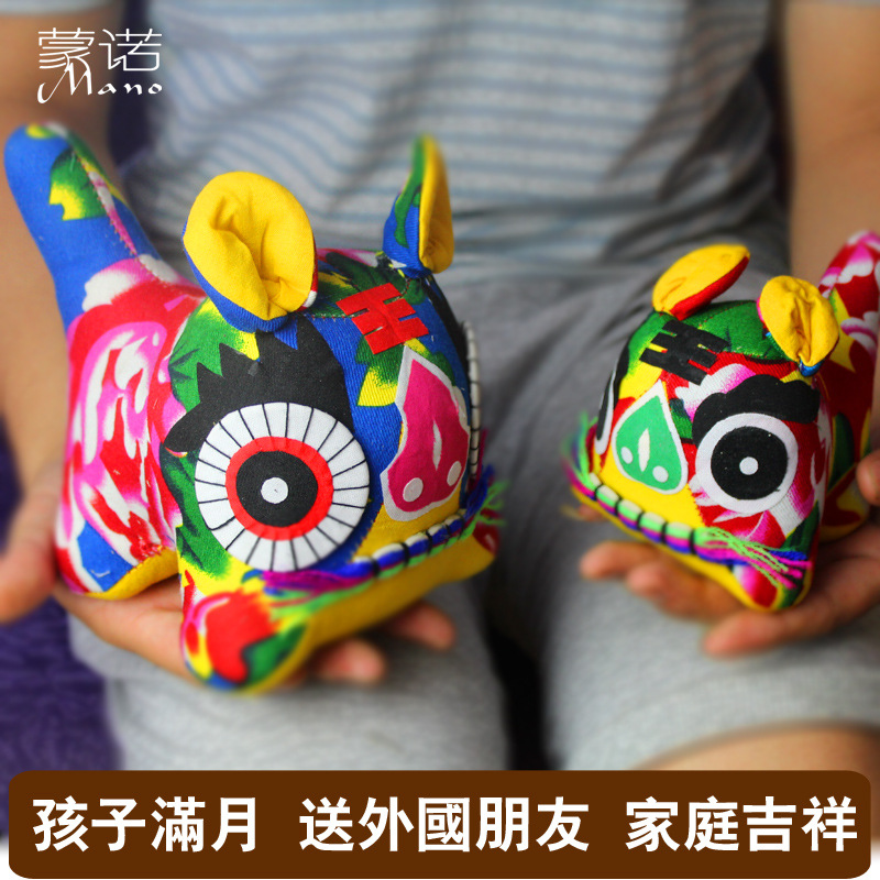 Pure handwork Cloth tiger Folk Crafts characteristic Foreigner Small gifts full moon A hundred years old gift