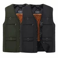 Среднесезонный тёплый жилет, средний возраст, тёплая подкладка, цвета черный и военный зеленый, размеры XL–XXXL