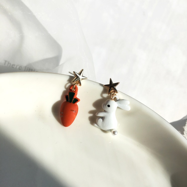 1 Pair Sweet Rabbit Carrot Stoving Varnish Alloy Drop Earrings display picture 2