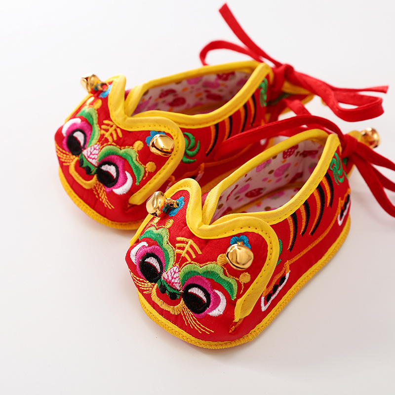 婴幼儿铃铛虎头鞋满月拜年中式学步鞋喜庆款厂家直销现货批发|ru