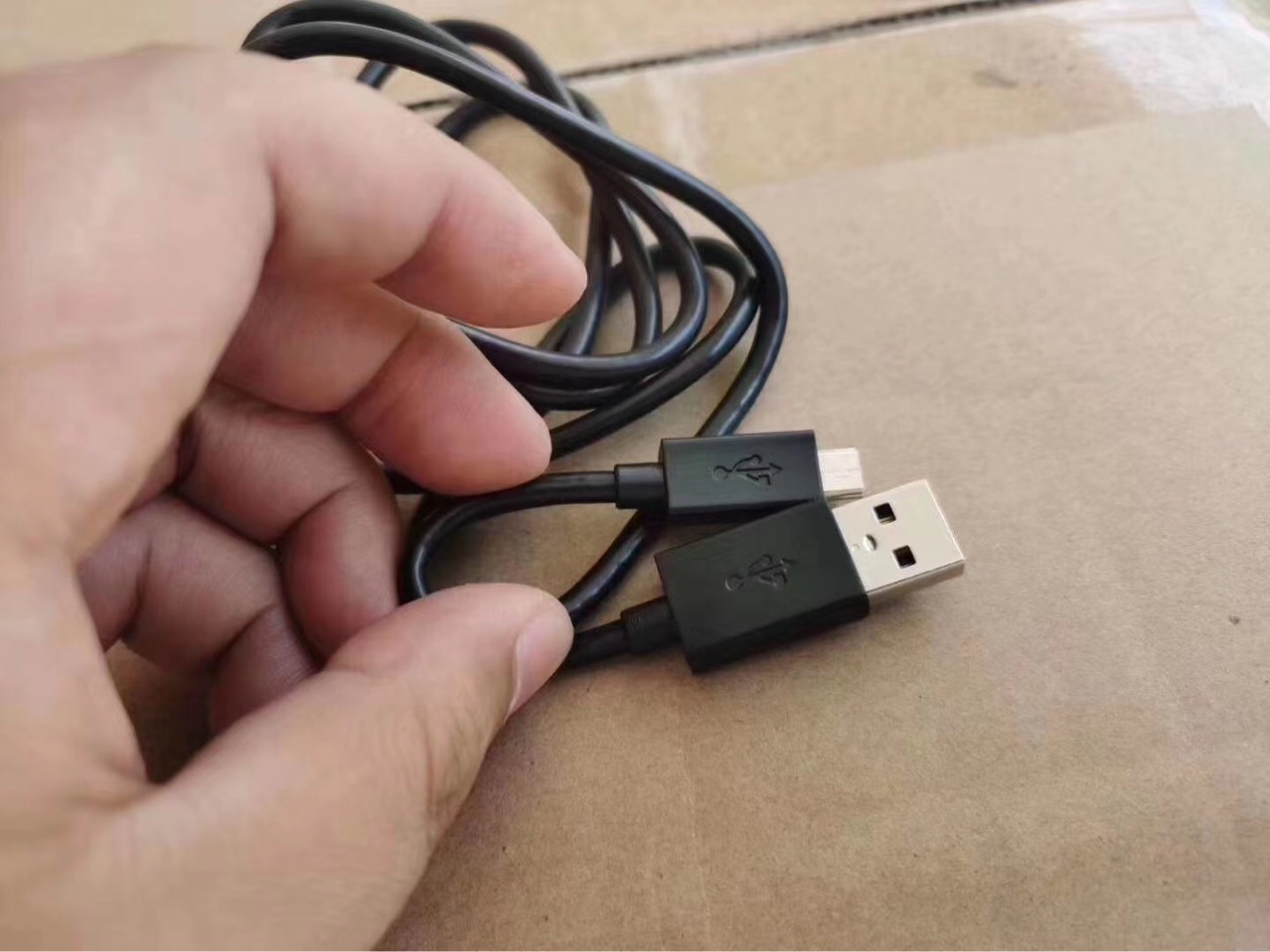 适用于moto/摩托罗拉Micro原装数据线 原装v8快充线带ce