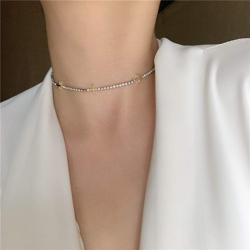 Korean Daily Minimalist All-match Diamond Cross Stitching Clavicle Necklace Choker display picture 7