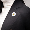 South Korea GD Quan Zhilong Same Daisy Necklace Personality Simple Trendy Brand Lightning Plear Bades Jewelry Pendant