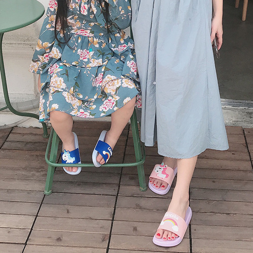 Children's parent-child slippers summer cartoon cute men and women indoor and outdoor wear plastic shoelace slippers PVC one piece drop shipping