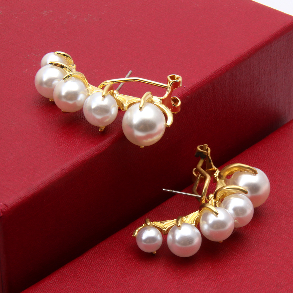 Pearl New Retro Elegant Geometric Earrings display picture 2