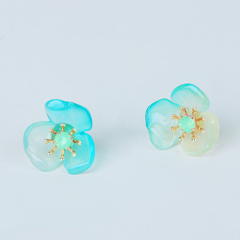 Korea Simple Ear Accessories Simple Flower Fairy Earrings Gradient Resin Earrings For Women Wholesale Nihaojewelry display picture 5
