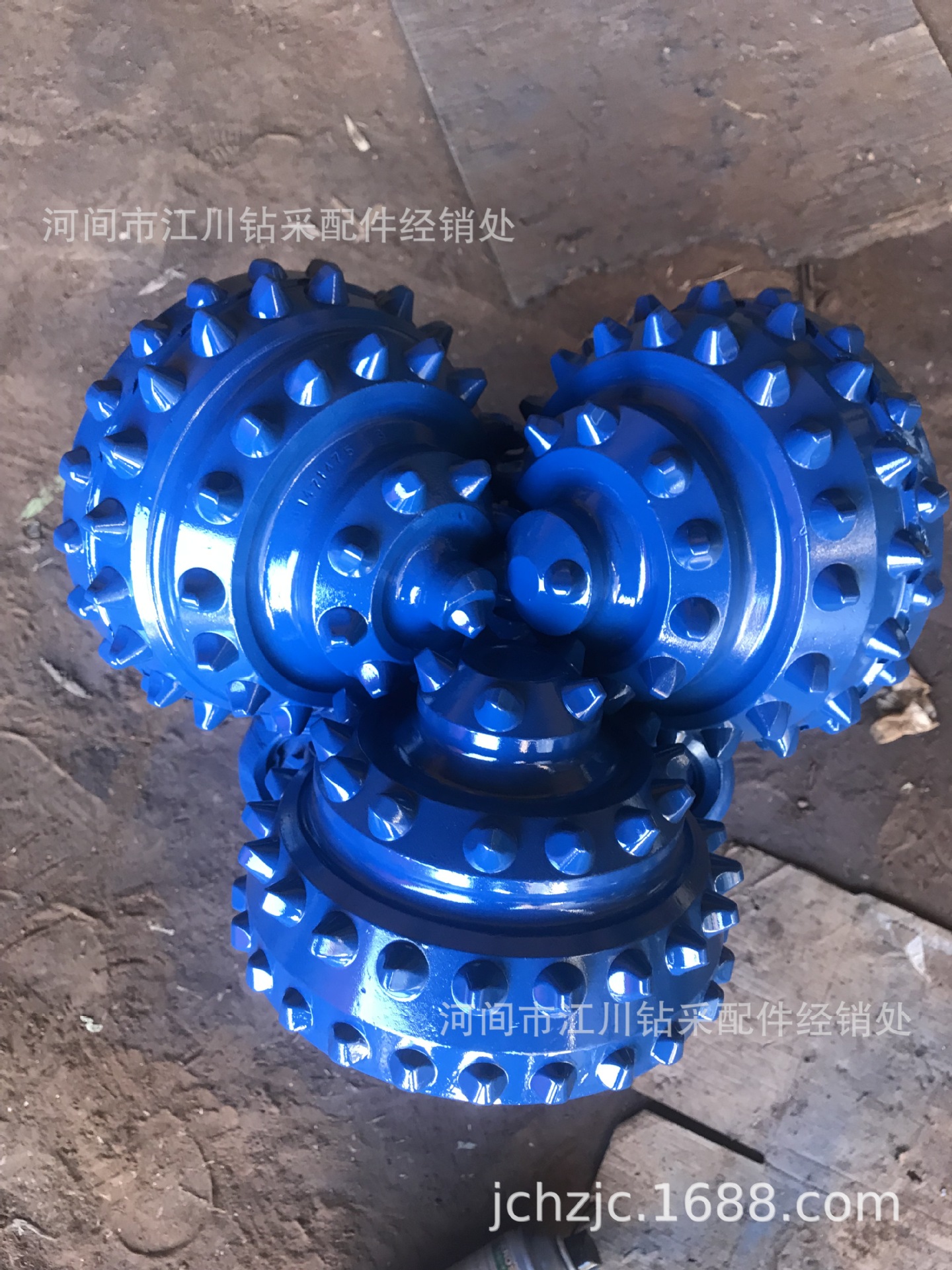 石油钻头 金属三牙轮钻头  各种钻井机配件 定做各种规格牙轮钻头