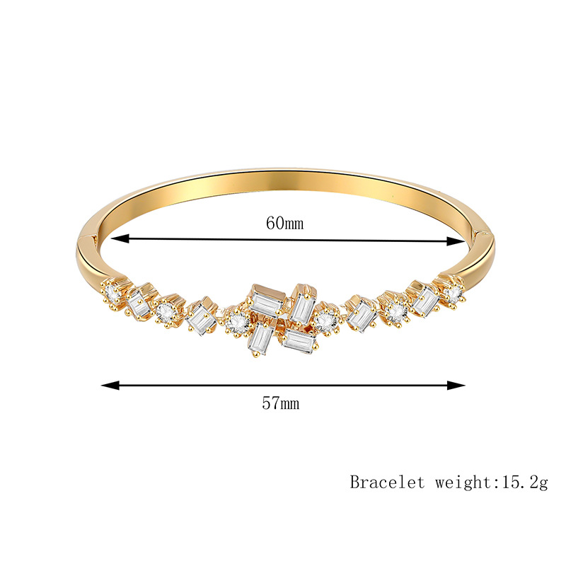 Fashion Flower-shaped Zircon Micro Inlay Bracelet Shiny Anti-fading Bracelet display picture 1