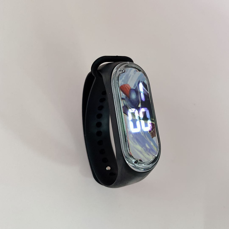 fashionable waterproof digital watch
