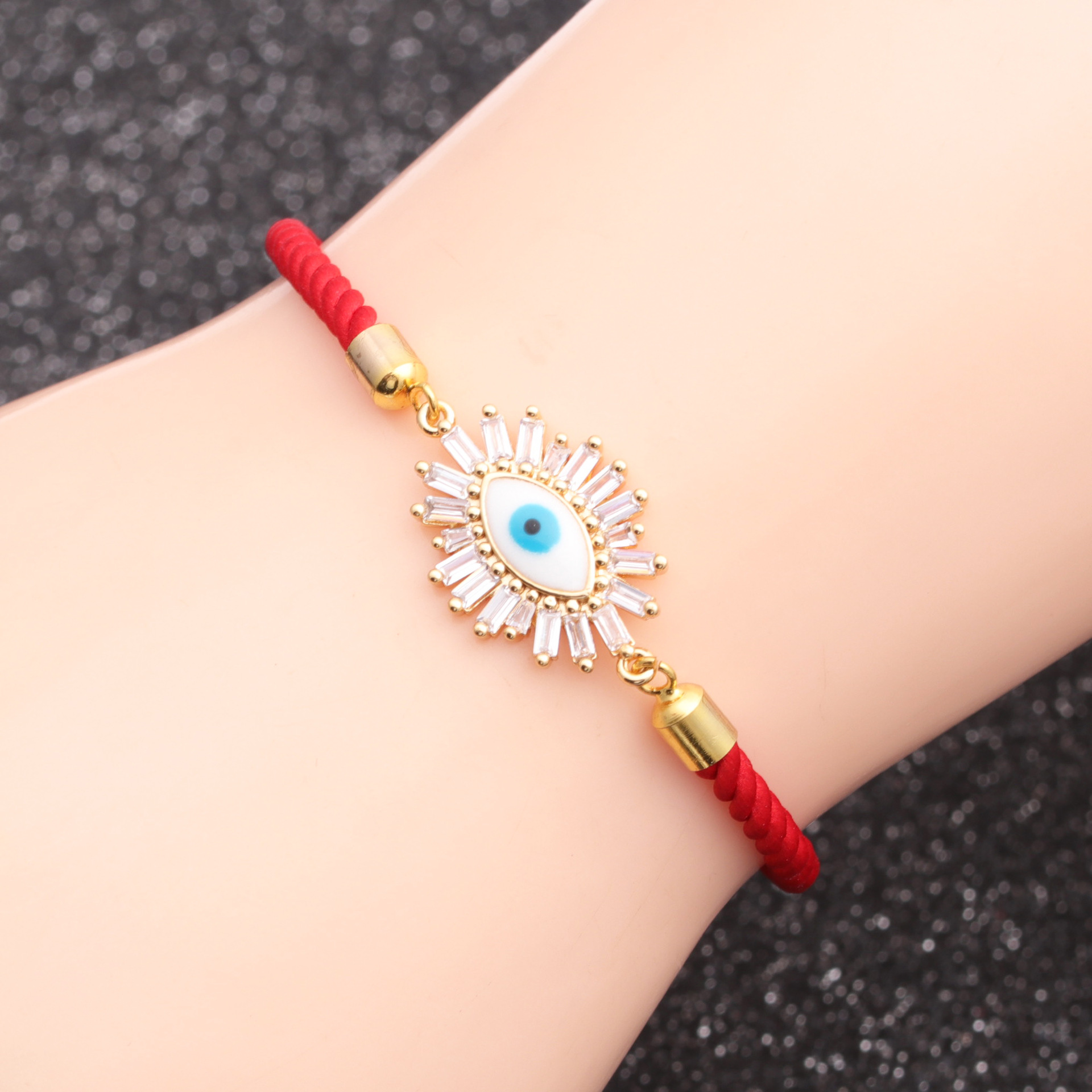 Hot-selling Copper Micro-inlaid Zircon Devil's Eye Bracelet display picture 7
