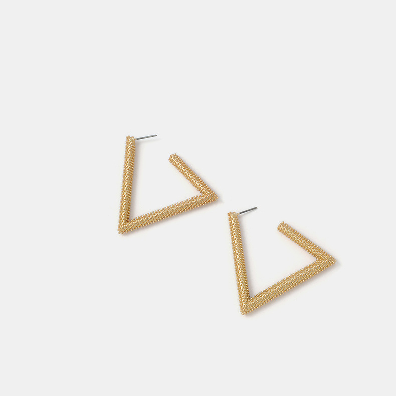 Nouvelle Mode Bijoux Populaires Triangle Creux Boucles D&#39;oreilles Boucles D&#39;oreilles Simples Et Généreuses Nihaojewelry Gros display picture 4