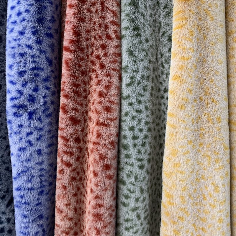 现货800克兔毛绒布印花双色小兔毛豹点印花绒布服装家纺服装面料