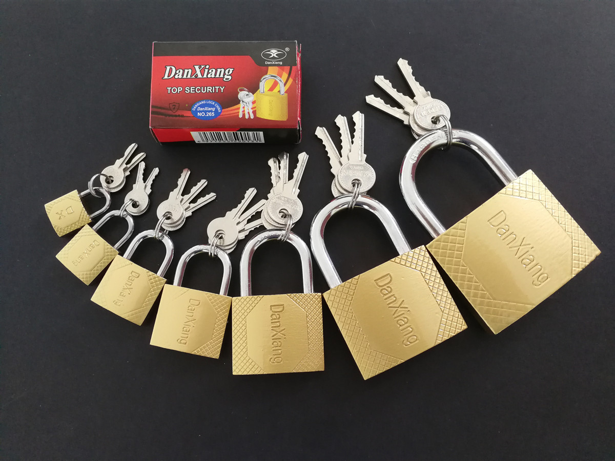 仿铜挂锁 铁挂锁.jpg