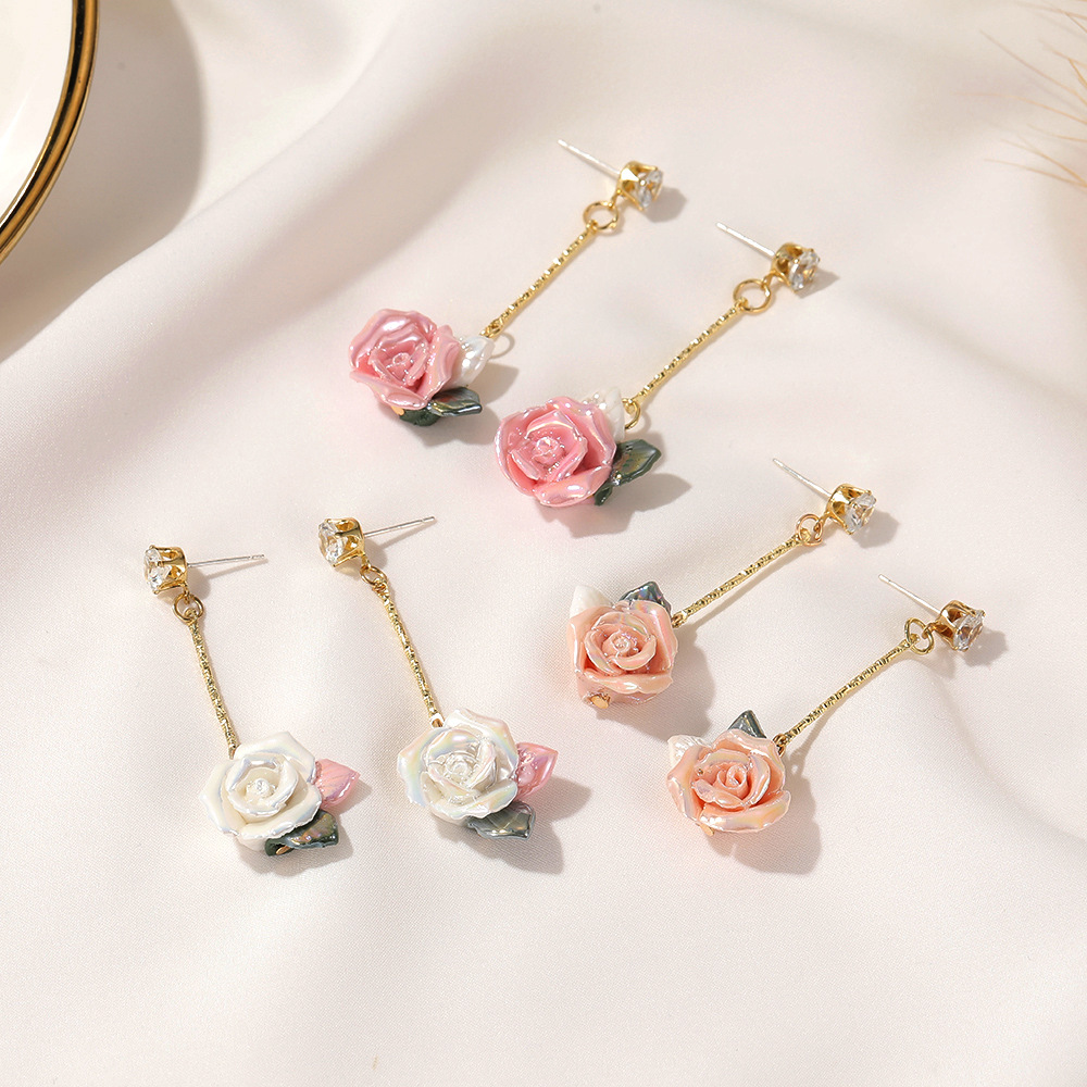 New French Palace Style Rose Three-dimensional Long Flower Earrings Wholesale display picture 3