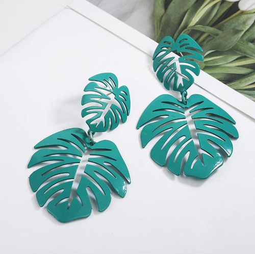 Cross-border hot-selling exaggerated earrings for women, fashionable and creative metal electroplated leaf earrings, retro earrings manufacturer