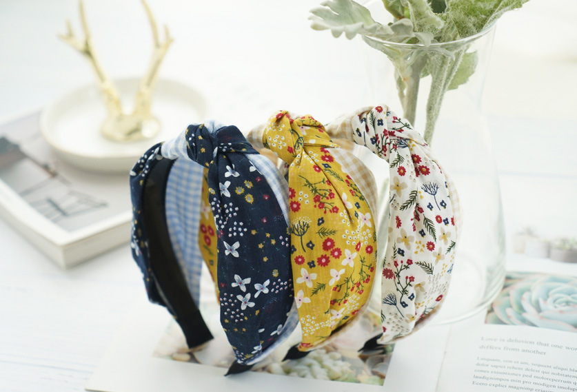 Korean Fashion Cute Floral Plaid Color Matching Wide-brimmed Fabric Knotted Headband display picture 1