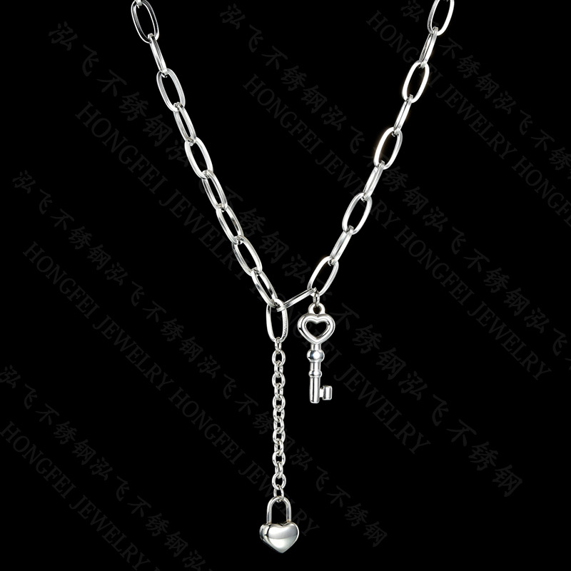 Fashion Stainless Steel Key Necklace Simple Niche Pendant Small Lock Clavicle Chain For Women Nihaojewelry display picture 5