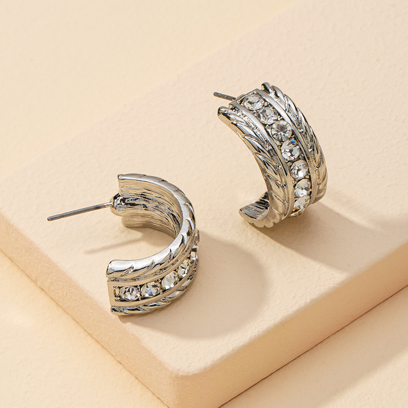 Hot Selling Fashion Metal Diamond Earrings Wholesale display picture 2