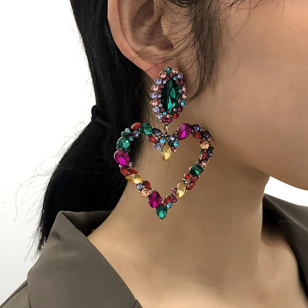 Exaggerated Heart Fashion Earrings display picture 1