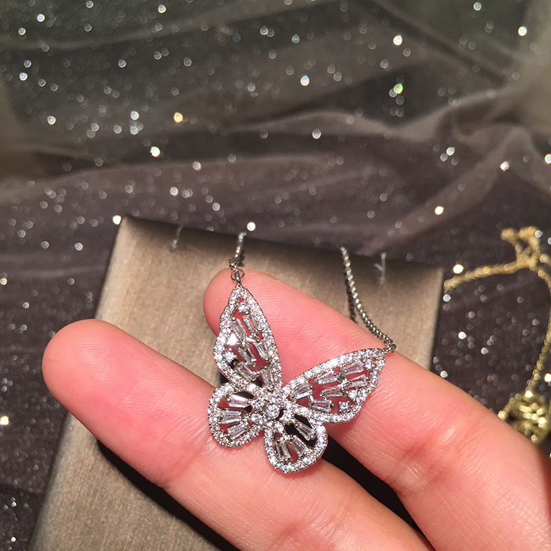 Hollow Butterfly Micro Inlaid Zircon Super Fairy Three-dimensional Butterfly Clavicle Chain Necklace Wholesale Nihaojewelry display picture 6