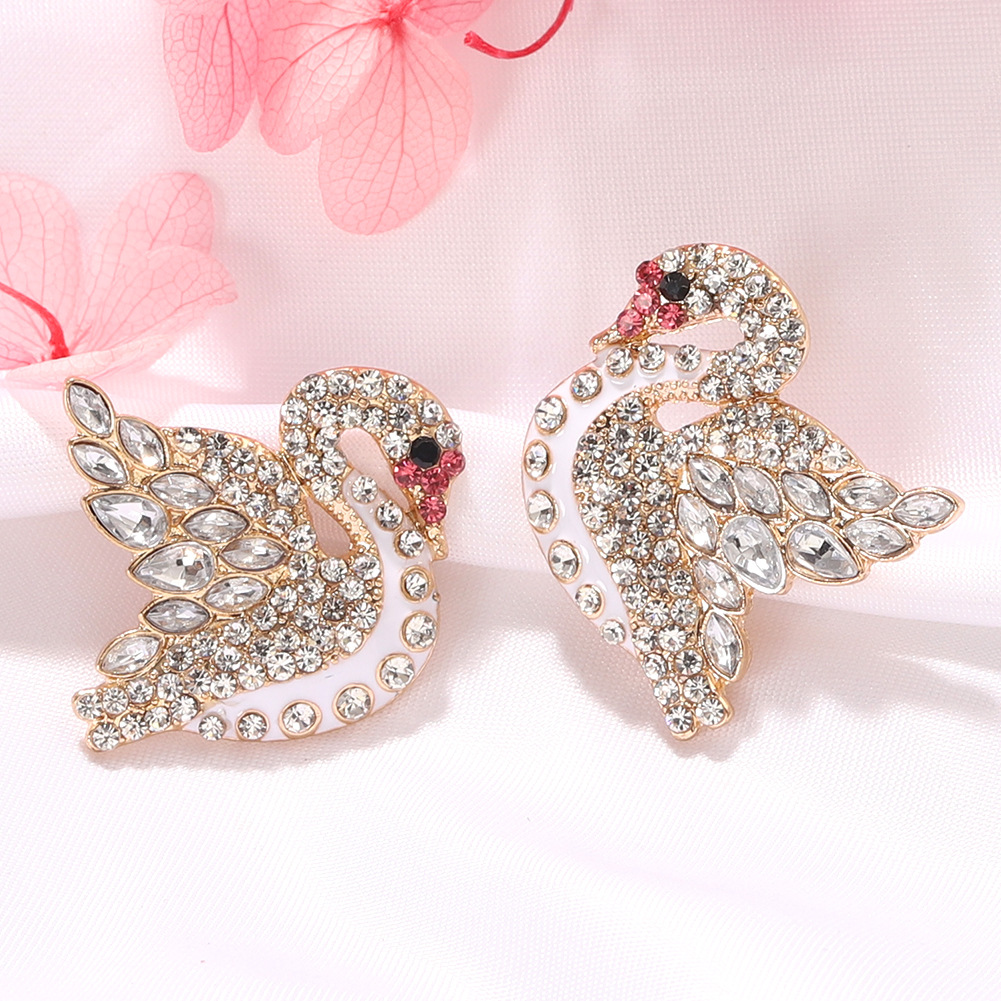 New Fashion  Alloys Studded With Diamonds  Atmosphere Small Fresh  Alloy Earrings Nihaojewelry Wholesale display picture 6