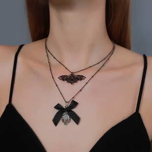Exaggerated Velvet Black Spider Necklace Gothic Choker Collar Autumn And Winter display picture 4