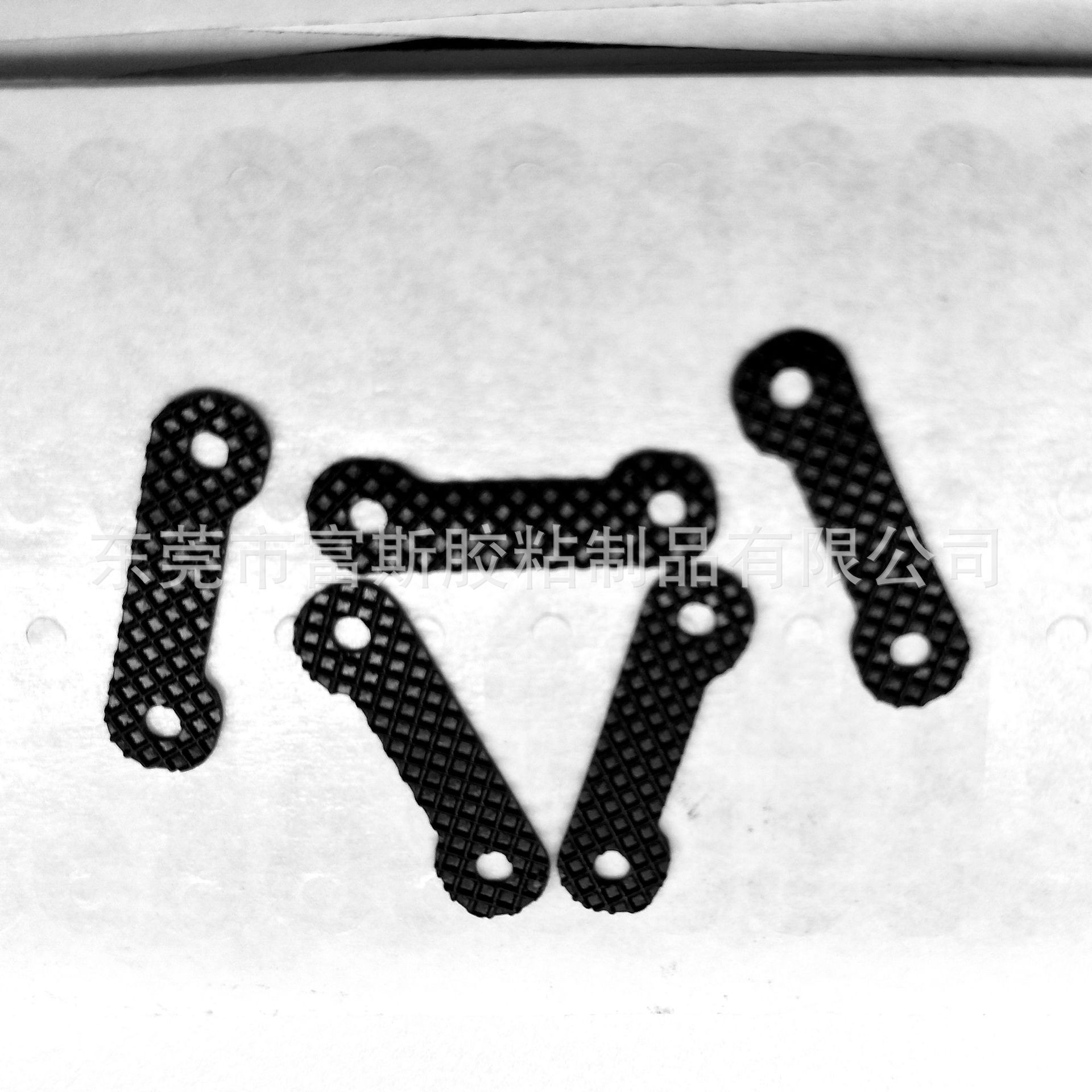 网格橡胶垫 防止滑动 抗老化 背强粘双面胶 提供各种成型 价优