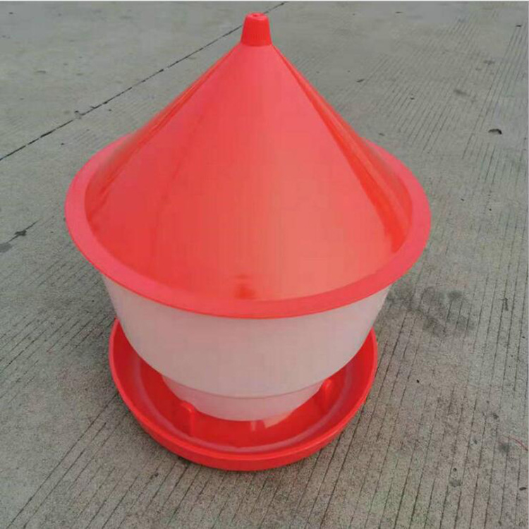 El barril de alimentación automático para las aves de corral con el plástico de la tapa espesa el canal de alimentación para el pollo, el pato y el ganso
