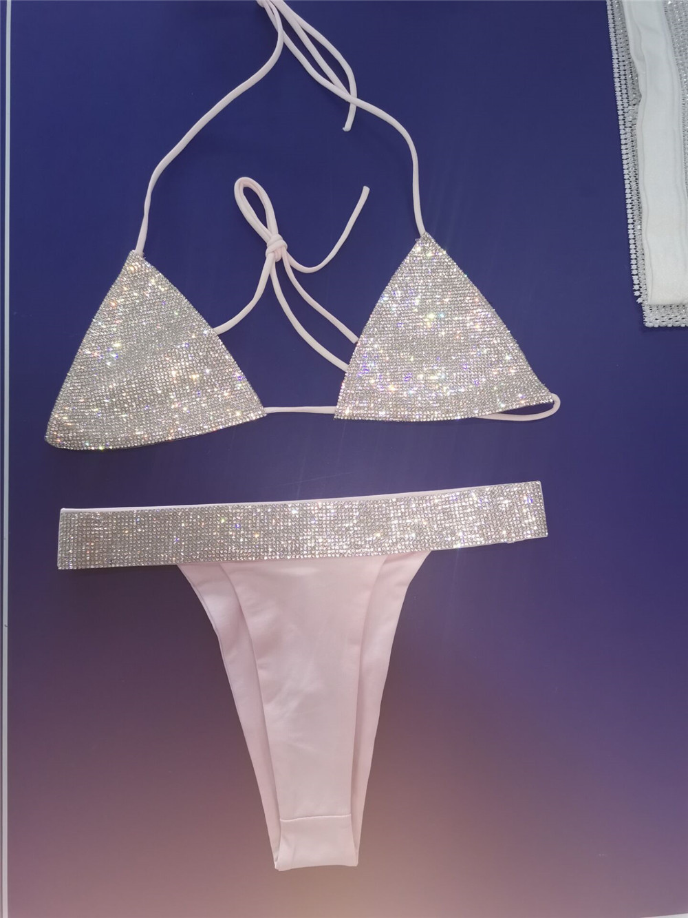 Conjunto de 2 piezas de bikini dividido con correa de diamante intermitente triangular NSYML109266