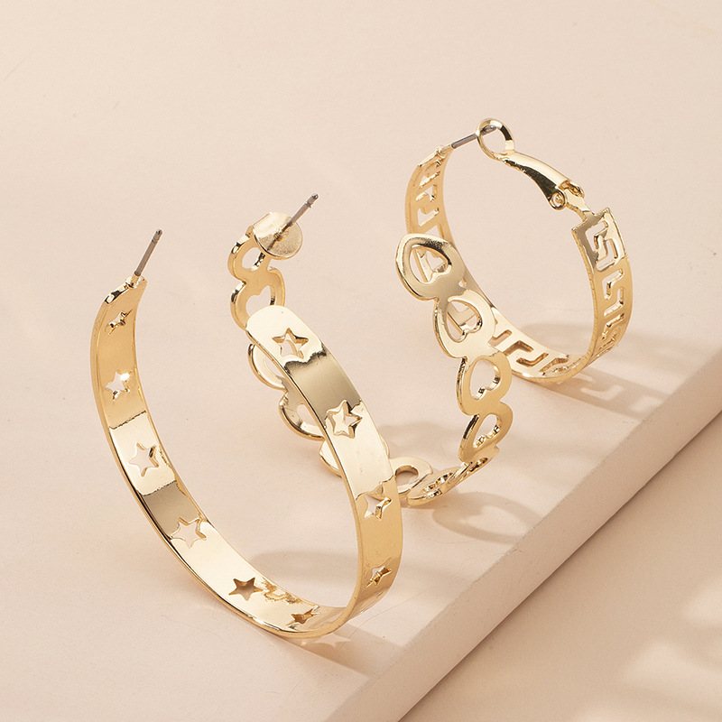 Korea C-shaped Chain Hollow Hip Hop Exaggerated Fashion Circle Earrings Wholesale Nihaojewelry display picture 4