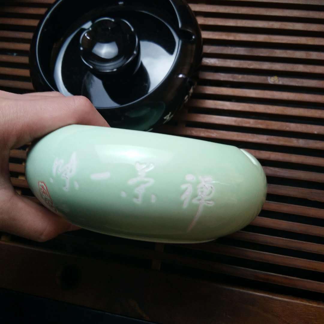(2개) 창조적 인 성격 세라믹 재떨이 호텔 용품 사무실 가정 광고 선물 도매 가마 변화 직접 공급 재떨이
