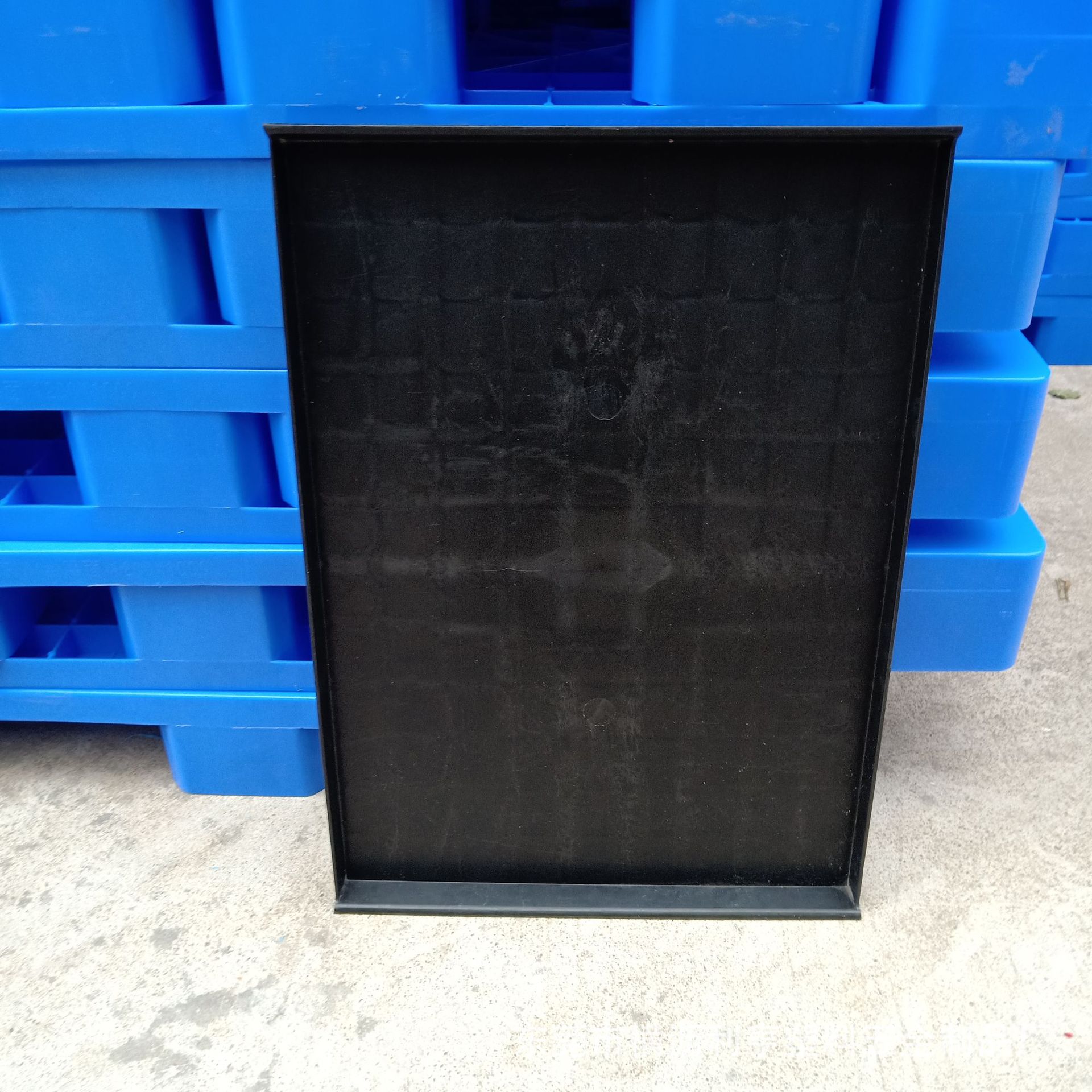 厂家供应深圳富士康塑胶防静电托盘 防静电方盘 设备方盘