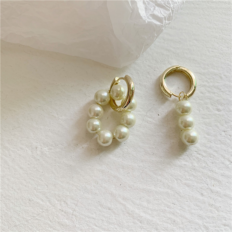 Retro Baroque Pearl Earrings display picture 6