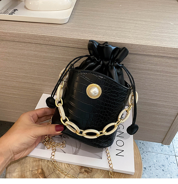 New Trendy Fashion All-match Portable Bucket Bag display picture 19