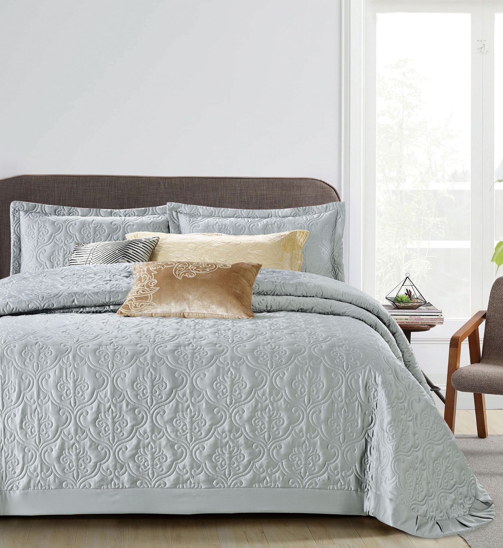 【外貿(mào)專供】歐美宮廷風(fēng)純色床蓋三件套