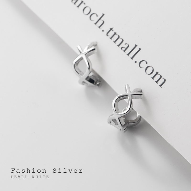 Lodge s925 hebilla de hongo blanco versión coreana femenina pequeña, simple, hueca, hueso de oreja de diamante, joyería de oreja dulce G6533