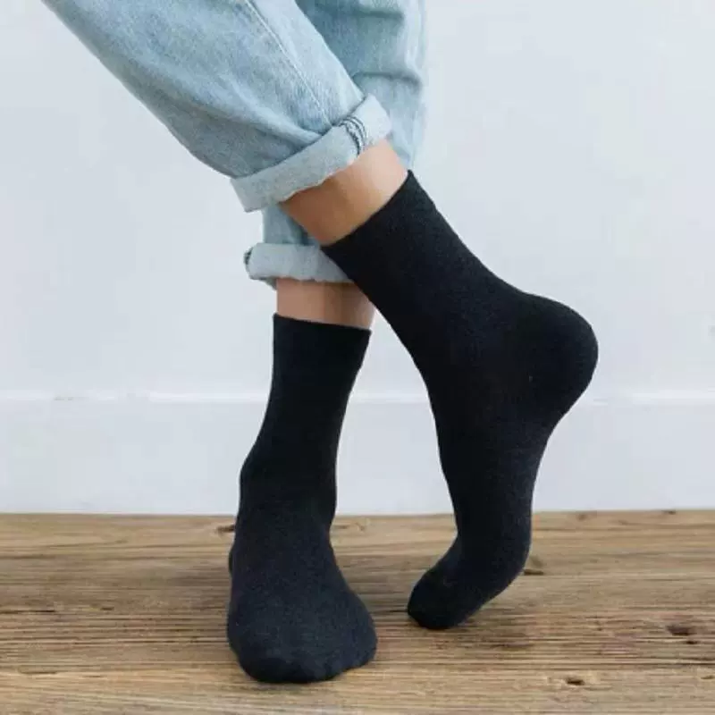 Demi-season black sports autumn socks, mid-length, absorbs sweat and smell, wholesale
