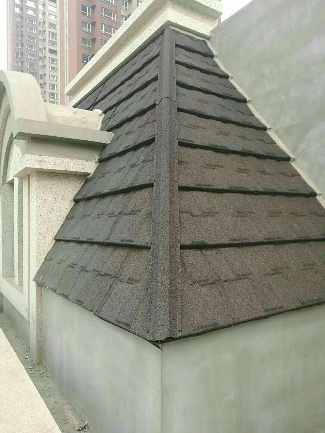 垫江彩石金属瓦厂家供应 仿木纹屋面建筑新型材料 旧房平改坡