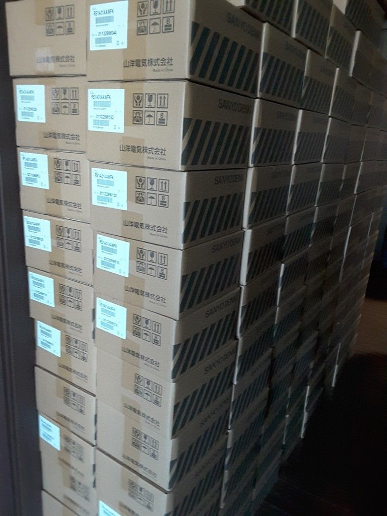 三洋R2GA04008DXH8M  R2GA06020DXP11M原装伺服电机议价出售质保