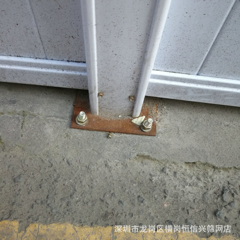 定制PVC施工围挡  人工草坪网隔离围挡 建筑施工隔离墙夹芯板围墙